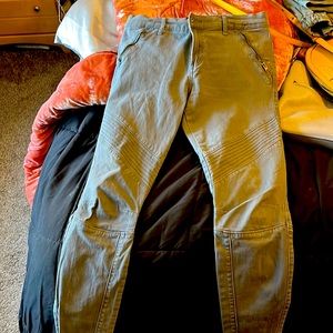 Size 6R moto jeans grey